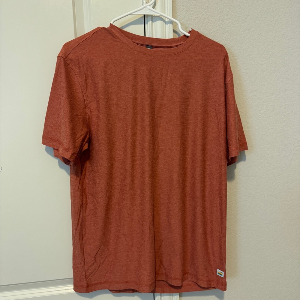 Vuori men short sleeve Strato Tech Tee size L
